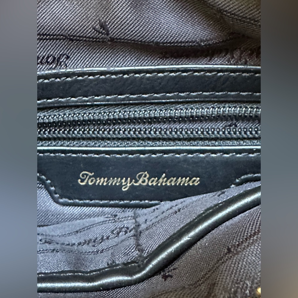 Tommy Bahama Cedros Brown Leather Crossbody Bag, perfect for travel! - Picture 8 of 12